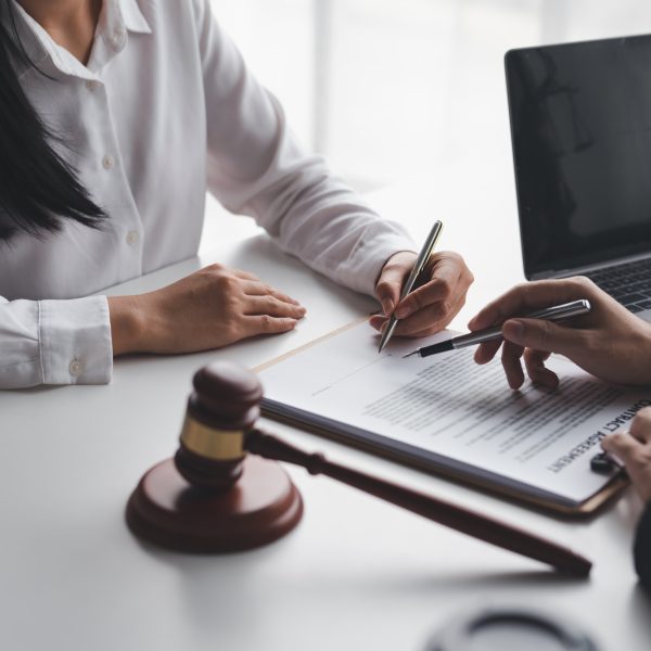 Sign an agreement the concept of legal proceedings and litigation. The Legal Execution Department si